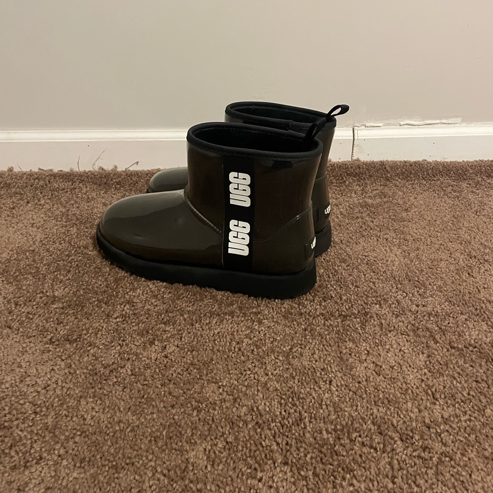 UGG women’s classic clear boots